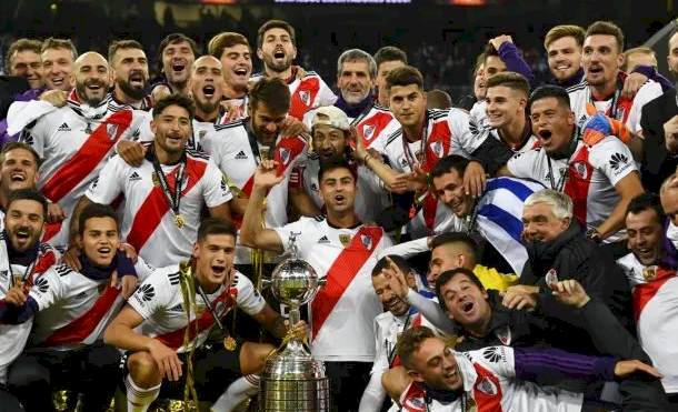 CIERRENLOSOJOS
